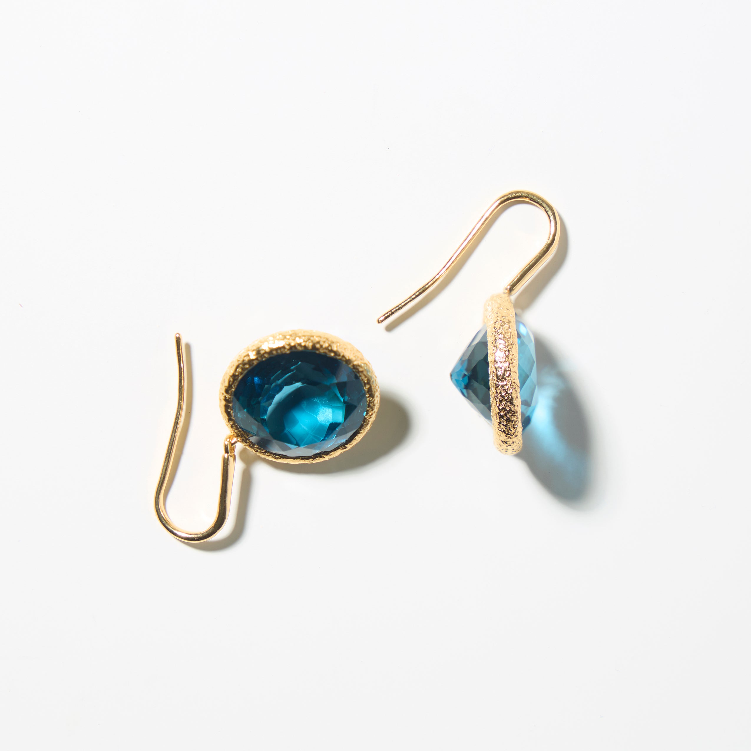 Iconica Drop Earrings - Bold and Elegant Design