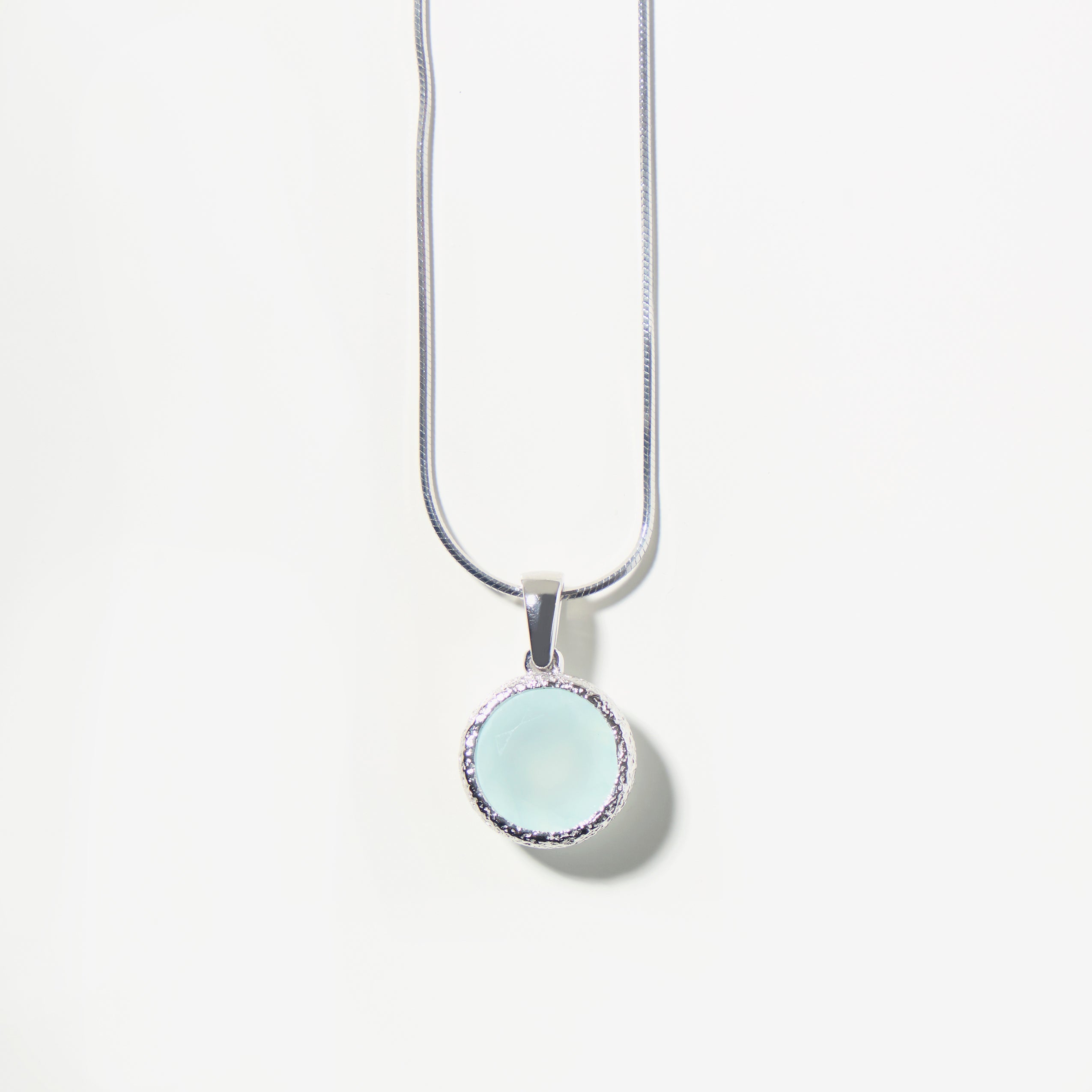 Iconica Pendant - Minimalist Elegance with Hand-Faceted Gemstones