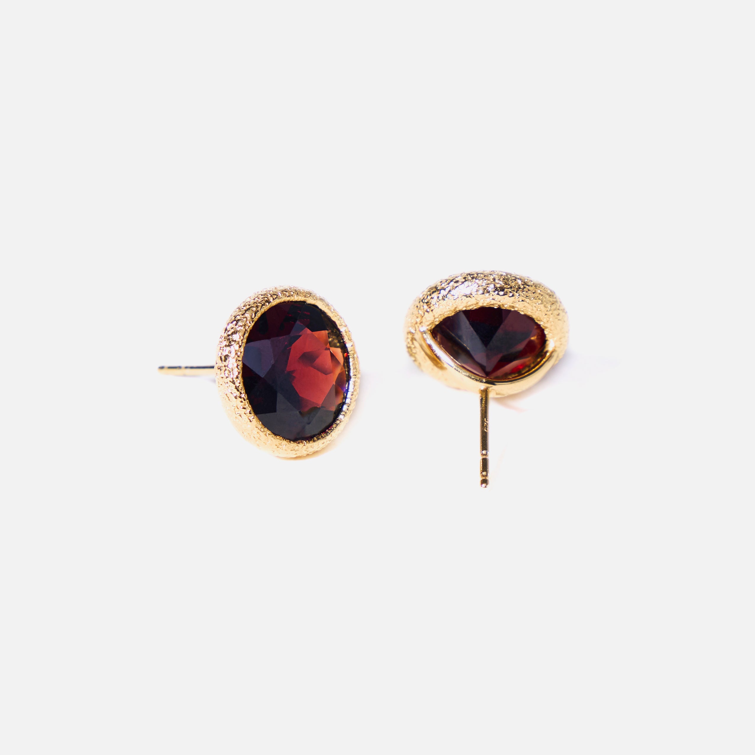 Iconica Studs - Timeless Design for Any Occasion
