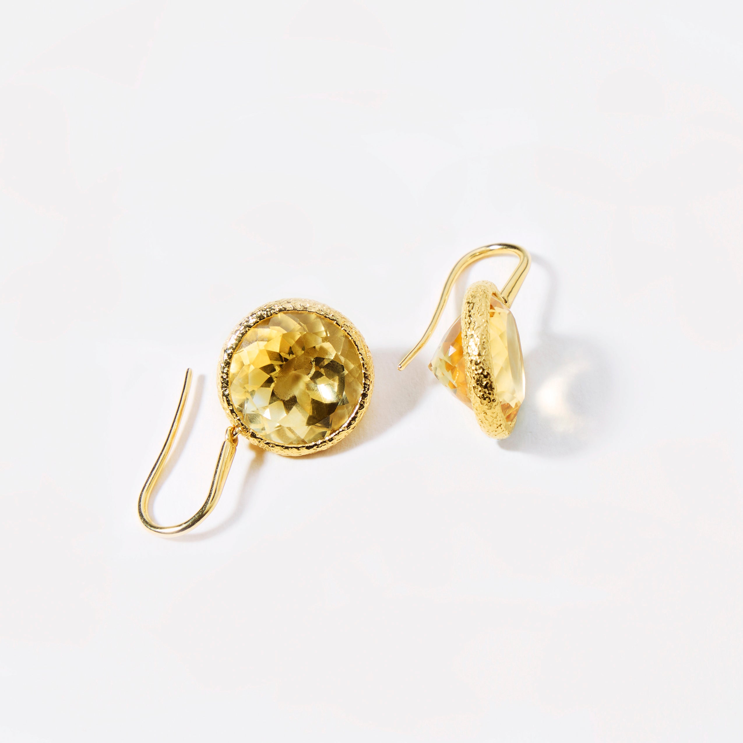 Iconica Drop Earrings - Bold and Elegant Design