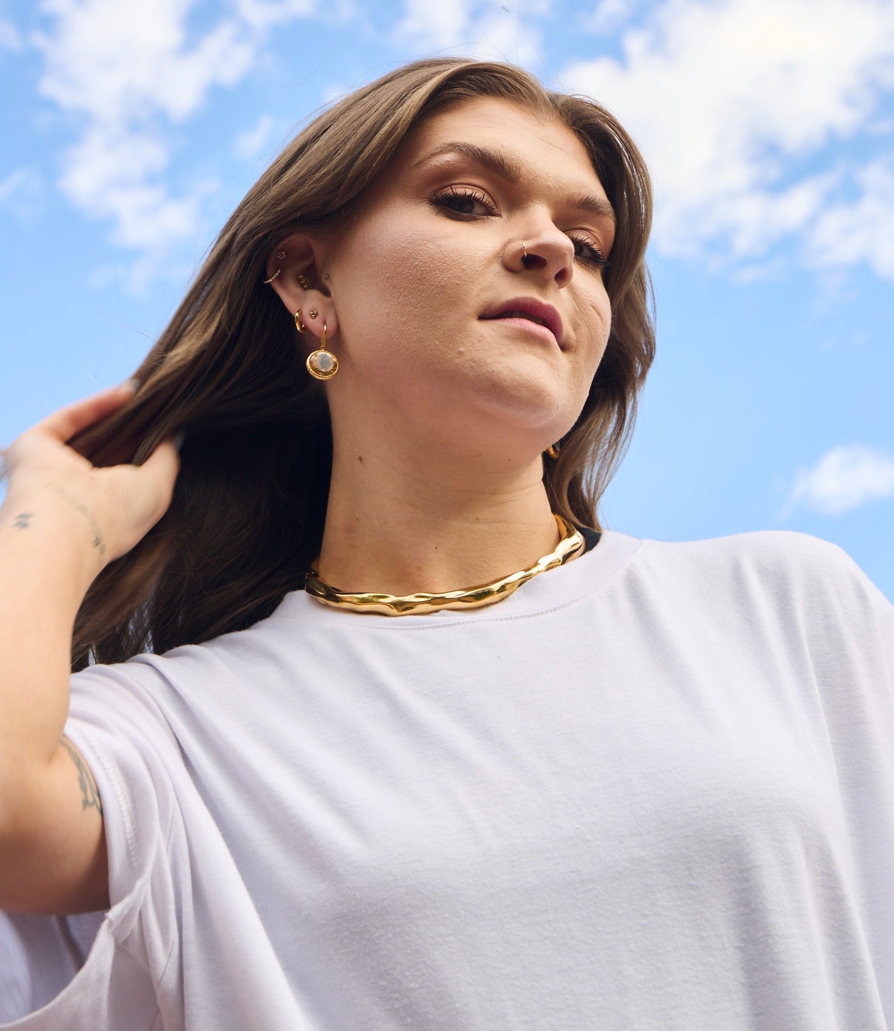 NY MUSE Hinge MOLTEN CHOKER lifestyle view - affordable luxury fine necklace | Za Zewelz