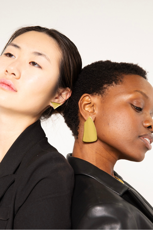 Eclat Stud Earrings - Classic Gold Studs for Everyday Elegance