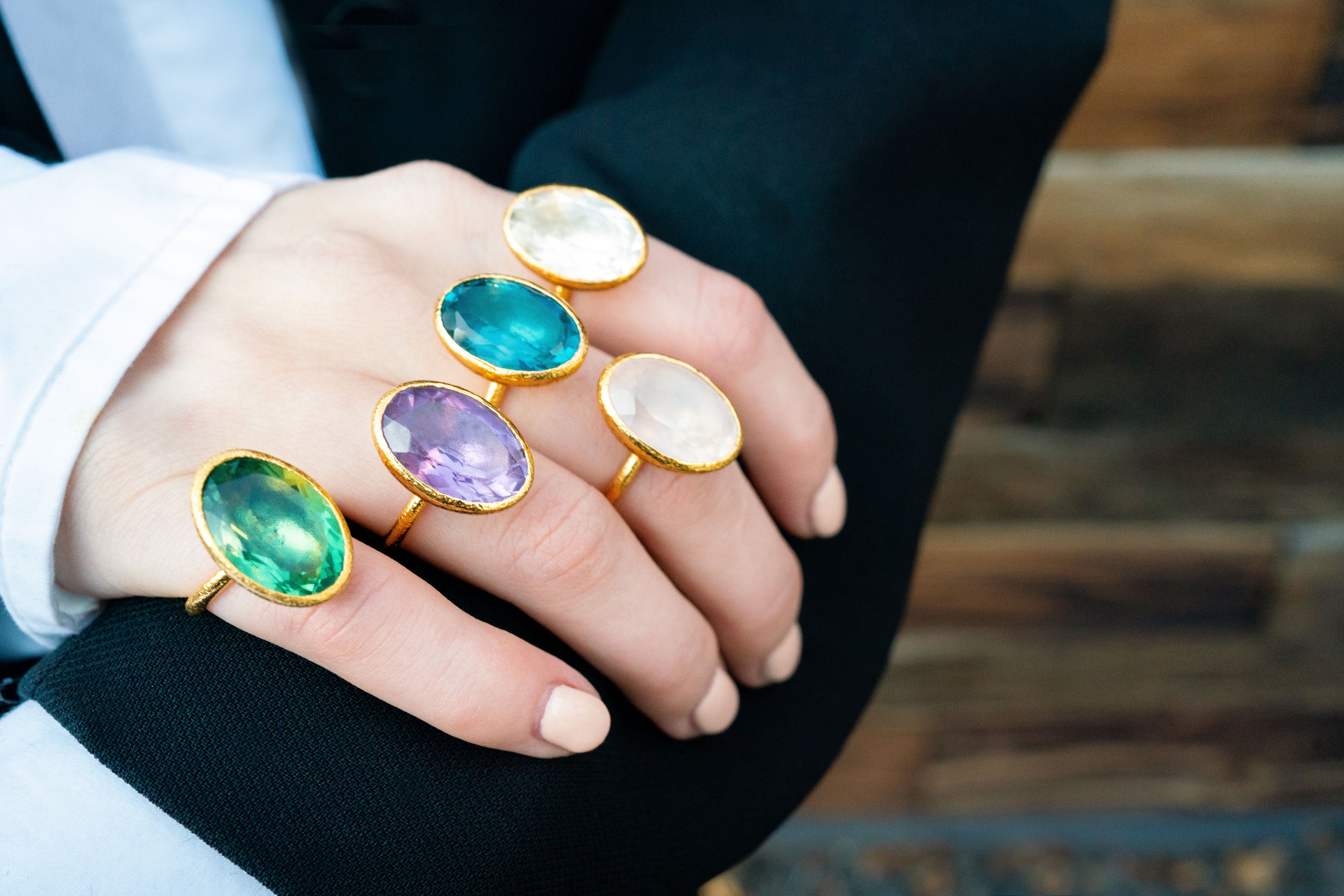 Elegant gold jewelry for festive occasions featuring best-selling jewelry and timeless jewellery pieces.