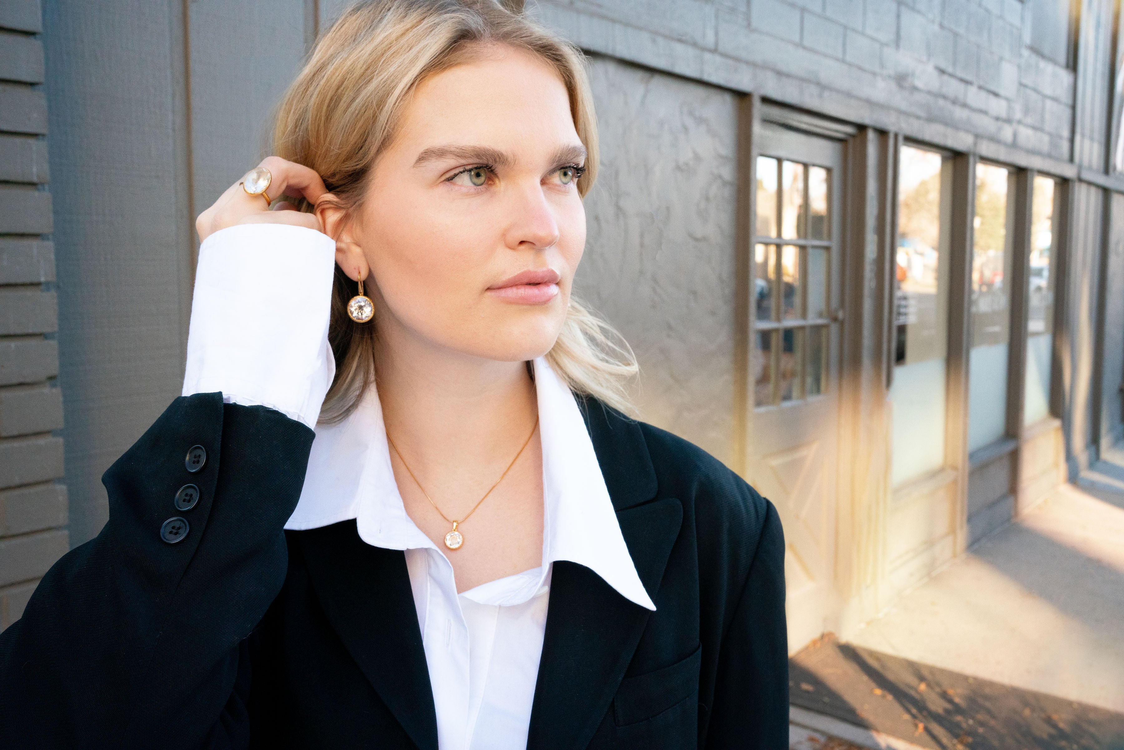 Elegant gold jewelry for festive occasions featuring best-selling jewelry and timeless jewellery pieces.