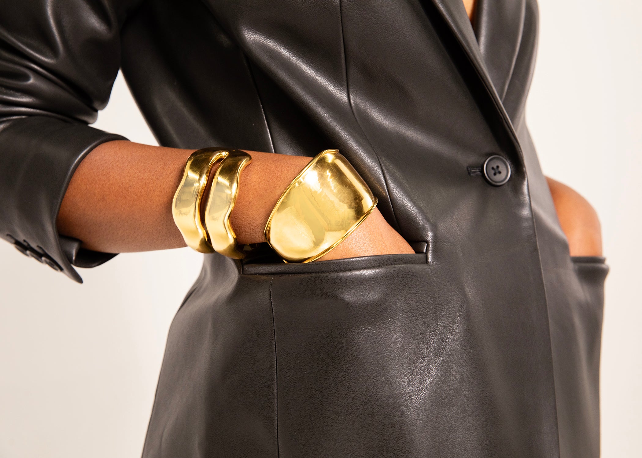 Agne' Cuff side view - artisan fine bracelet | Za Zewelz