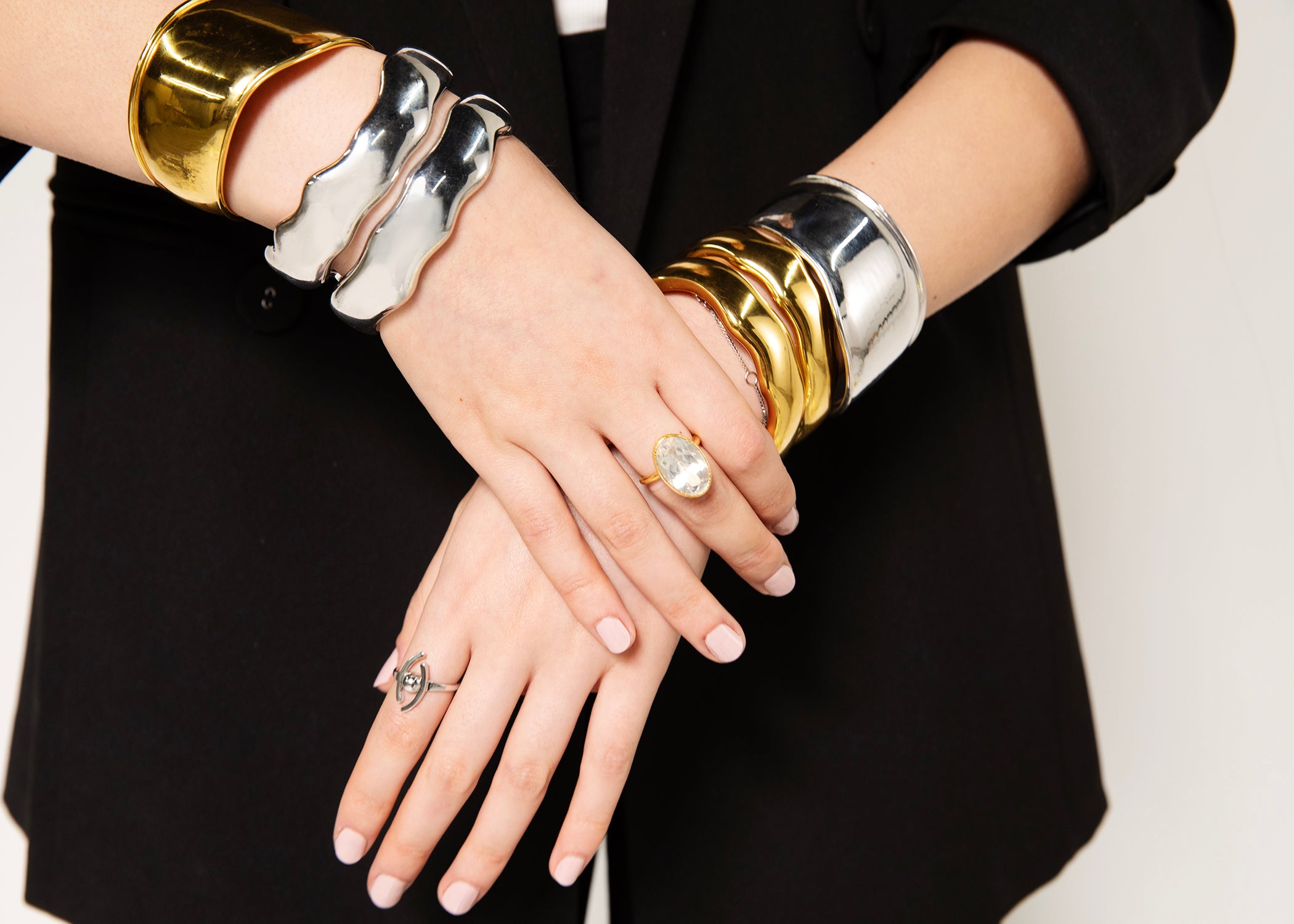 Lumine Cuff detail view | Za Zewelz bold fashion fine bracelet