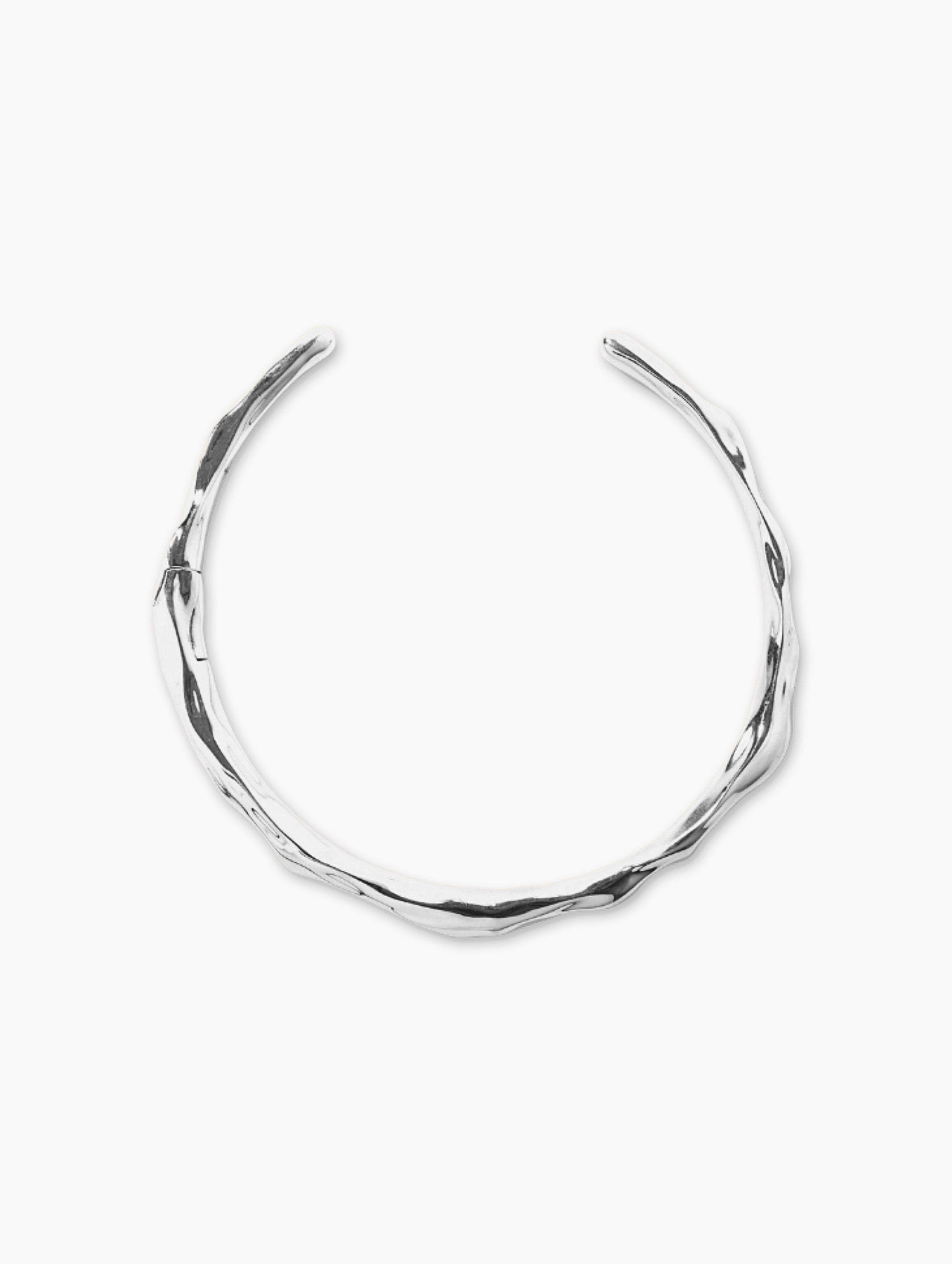NY MUSE Hinge MOLTEN CHOKER flat lay - chic contemporary fine necklace | Za Zewelz