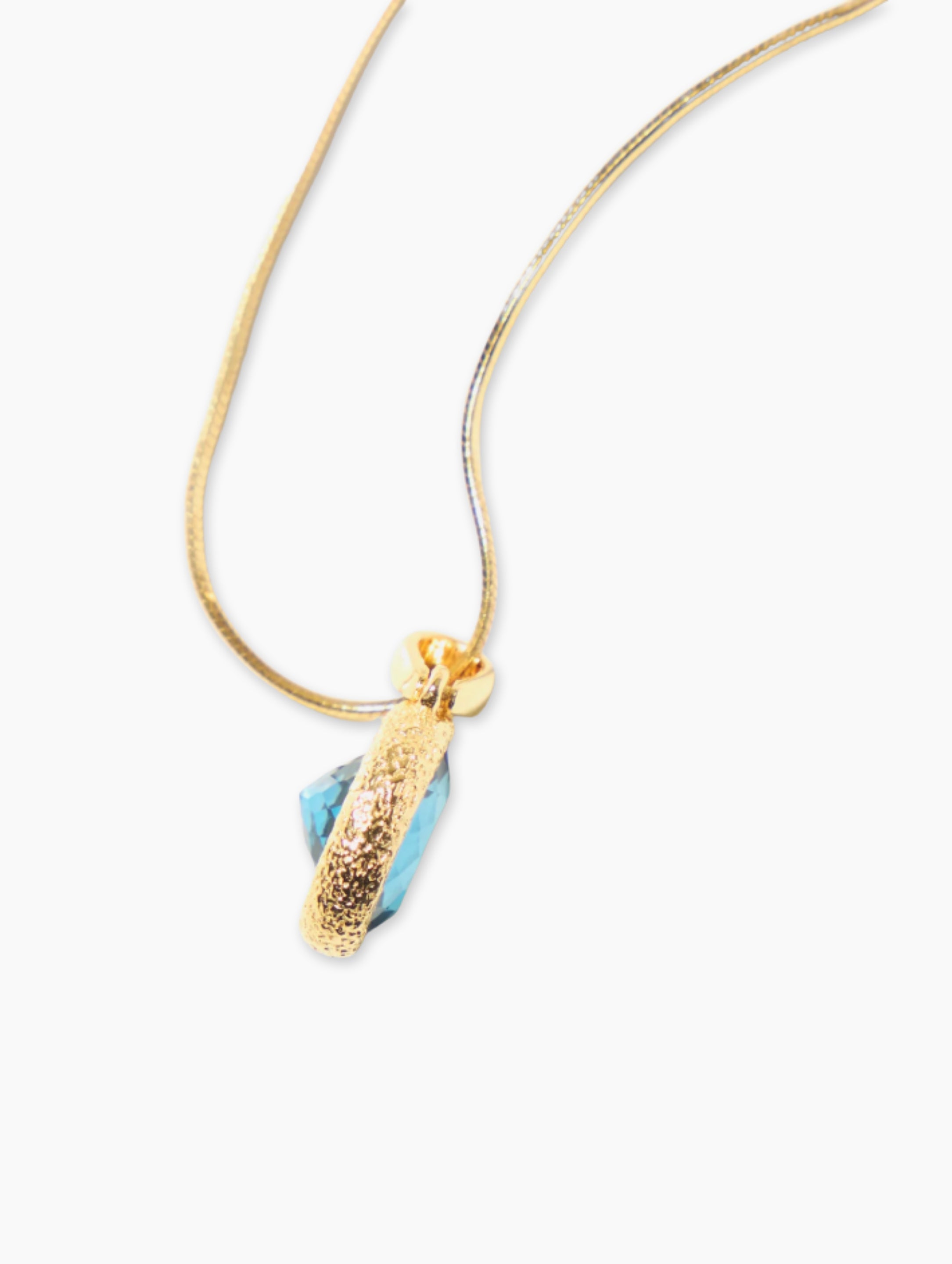 Iconica Pendant In 18k Solid Gold close-up shot - Za Zewelz 18k gold plated necklace | mother's day gift
