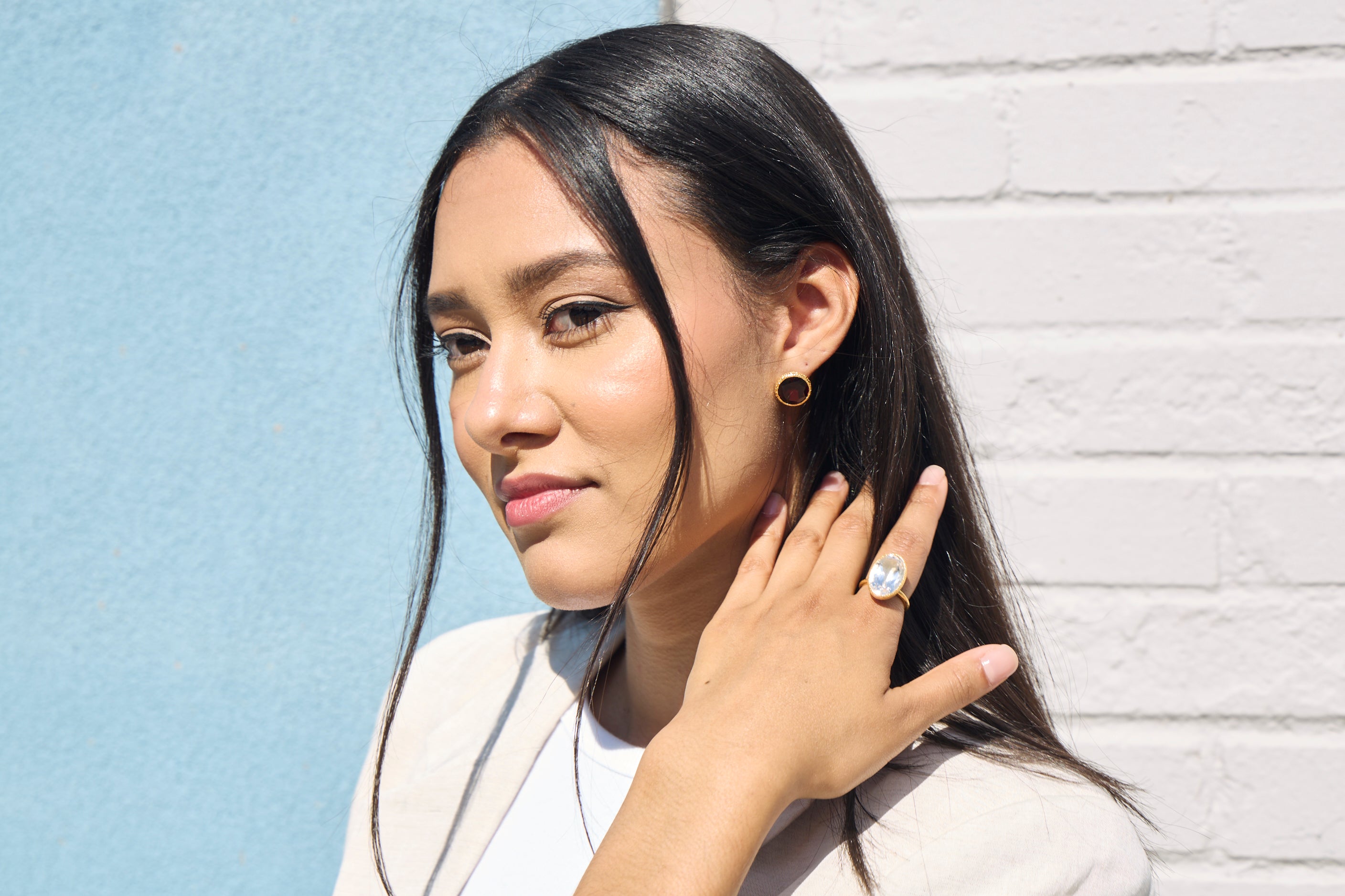 Iconica Studs In 18k Solid Gold side view | Za Zewelz affordable luxury 18k gold plated earrings